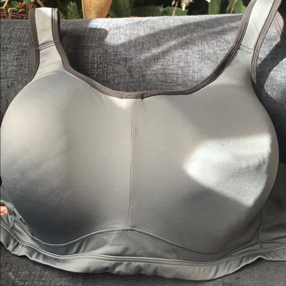 Large sports bra